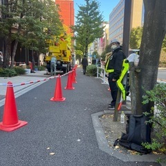 交通誘導警備スタッフ募集【未経験OK・日払い可】の画像