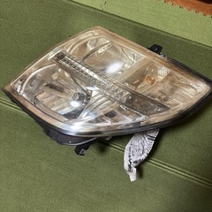 日産エルグランドE51 ヘッドライト左側のみ。の画像