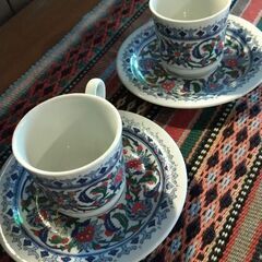 トルコ製 KUTAHYA陶器デミタスカップ&ソーサー　ペア