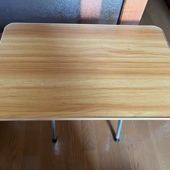 【無料】で掃除機差し上げます！小さいテーブルの画像