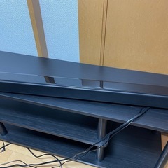 4K液晶テレビ、テレビボードスピーカーセットの画像
