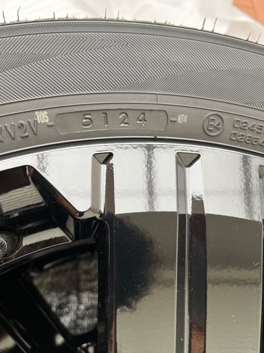 新車外し　三菱 デリカD5 シャモニー　ブラックアルミホイール&タイヤ 4本セット