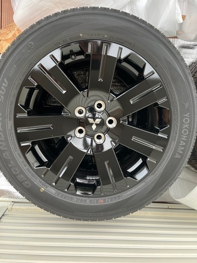 【新古車外し】【デリカD5シャモニー】タイヤ&ブラックホイールセット 2024年製 新車外し品】ミツビシ デリカD:5 シャモニー 純正 18in