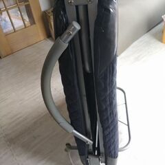 折り畳みシングルベッド リクライニング、取っ手付き