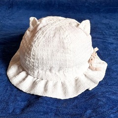 未使用に近い美品♡アカチャンホンポ　ネコ耳・日よけ付き帽子の画像