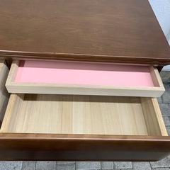 桐の木の作ったタンスの画像