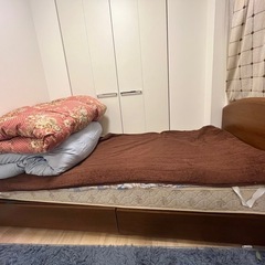 洗濯機、シングルベッド（毛布、マットレス付）