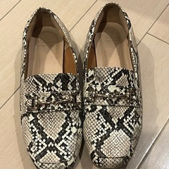 フラットシューズ　ローファー　レディース靴