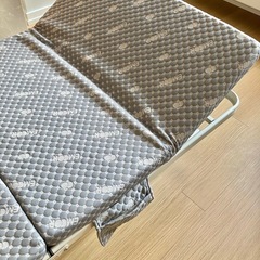 更に値下げしました！折り畳みベッド　エムールの画像