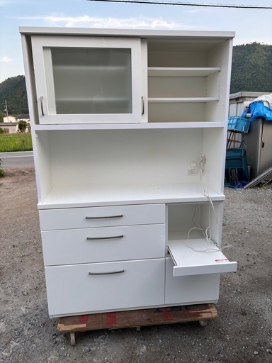 堕天使様用　ニトリ　ホワイト食器棚 ガラス扉付き 2段棚 堕天使様用 ニトリ ホワイト食器棚 ガラス扉付き 2段棚 堕天使