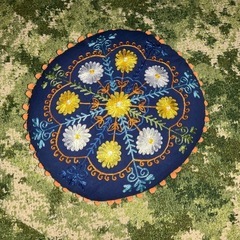 【未使用】カントリー調 刺繍クッション