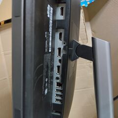 世田谷区近辺配送可能　パソコンモニター　スピーカー非搭載　 U2415b　Dell モニターディスプレイ　24インチフレームレス　フリッカーフリーに対応した多機能なフレームレスモニター　薄型ベゼルの高品質モニター　高さ調整　回転　ノングレア(非光沢)　デルデジタルハイエンドシリーズの画像