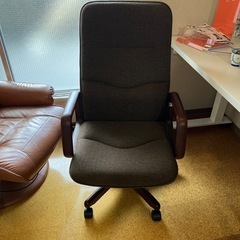 デスクチェア　コマ付き椅子