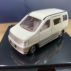 【絶版】トミカ◆No.89 日産エルグランド◇ホワイト◇ディスプレイケース付きの画像