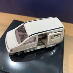 【絶版】トミカ◆No.89 日産エルグランド◇ホワイト◇ディスプレイケース付きの画像