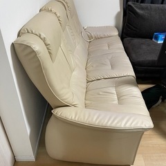 リクライニングソファーの画像