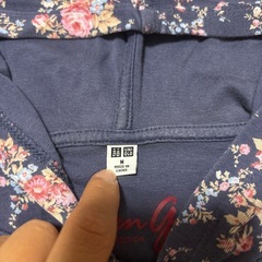 UNIQLO グリーンゲートコラボフラワー　ジップアップパーカー M
の画像