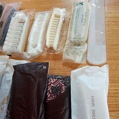 使い捨てヘアブラシ　コームの画像