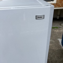 【中古】冷蔵庫 2ドア 右開き Haier 138L 2015年 JR-NF140Hの画像