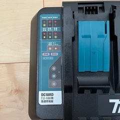 引渡し確定【急速充電器】マキタ純正DC18RD　6Ah×2本同時フル充電55分の画像