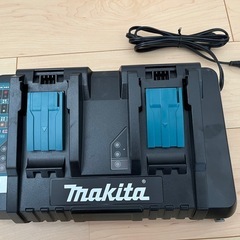 引渡し確定【急速充電器】マキタ純正DC18RD　6Ah×2本同時フル充電55分の画像