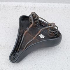 自転車用サドル 軽快車用 中古の画像