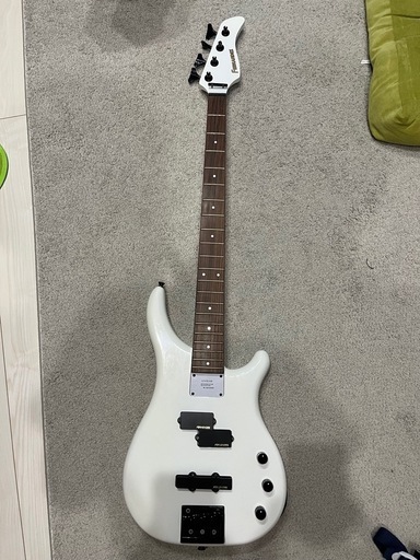 ベース