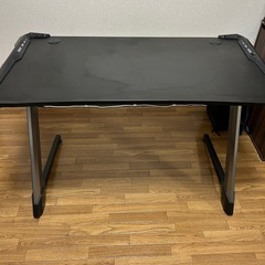 ゲーミングデスク