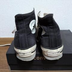 黒のスニーカーの画像