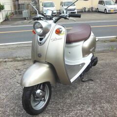 YAMAHA 2st VINOビーノ　シャンパンゴールド セル始動　メーターオーバーし速く好調 　タイヤ　プラグ　フィルター新品交換 キャブ洗浄他かなりお金かけ多数交換 納車整備点検済み 登録後すぐ乗り出せます。直接引き渡し　配送手配も可　SA10J　５AU　４JP　原付の画像