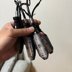 カスタムバイク用のLEDウインカーです。