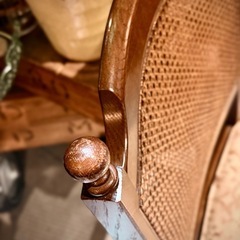 アンティーク調チェア　可愛らしい花柄　広めの座面の画像