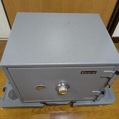 エーコー ダイヤル式耐火金庫 es-9（説明書・鍵2本付き）の画像