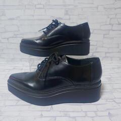 【極美品】ZARA 厚底 セミスクエア レザーシューズ 内羽根 黒 22.5の画像
