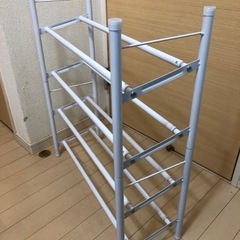 伸縮可能なシューズラック　ホワイト　3800円→500円の画像