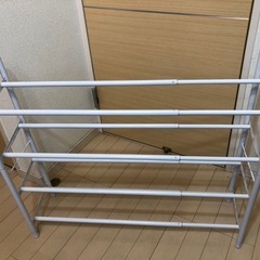 伸縮可能なシューズラック　ホワイト　3800円→500円の画像