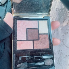 YSLのシャドーの画像