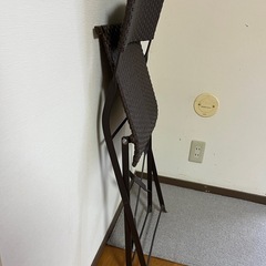 折りたたみ椅子　おしゃれなデザインの画像