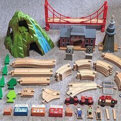 (予約済)美品●木製レール遊び大量★レール・情景パーツ・車両等★...