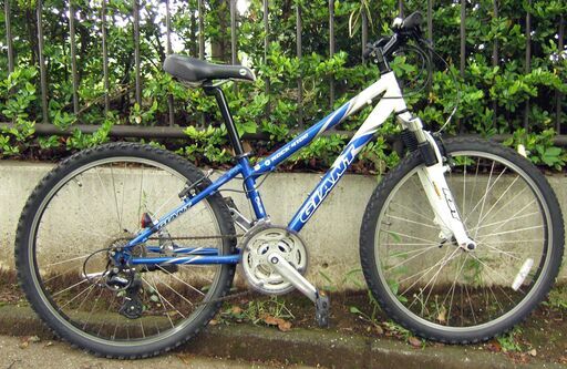 ☆GIANT Rock4500 26インチ アルミ 21速 430mm MTBの落札情報