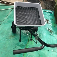 肥料散布機　の画像