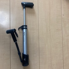 自転車持ち運び空気入れtopeakの画像