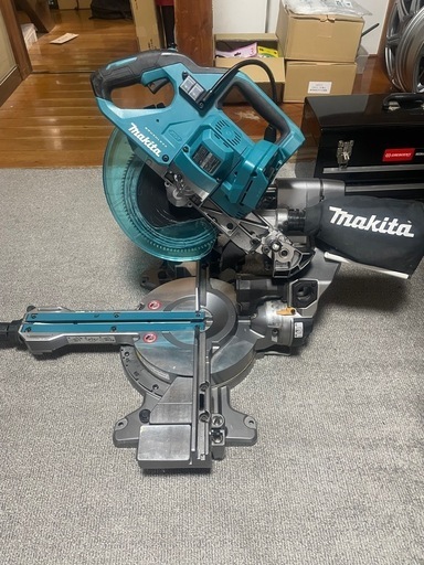 マキタ充電式スライドマルノコ
