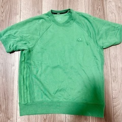 ★adidasのスウェット生地の半袖★