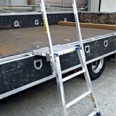 トラック荷台用　昇降ステップ　脚立