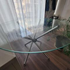 ガラステーブルの画像