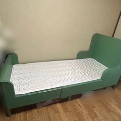 6月12日までIKEA ブースンゲ　子供用ベッド　