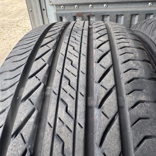 バリ山　BRIDGESTONE ブリヂストン　ブリジストン　DUELER H/L 215/60R17 夏タイヤ　2018年製　17イン