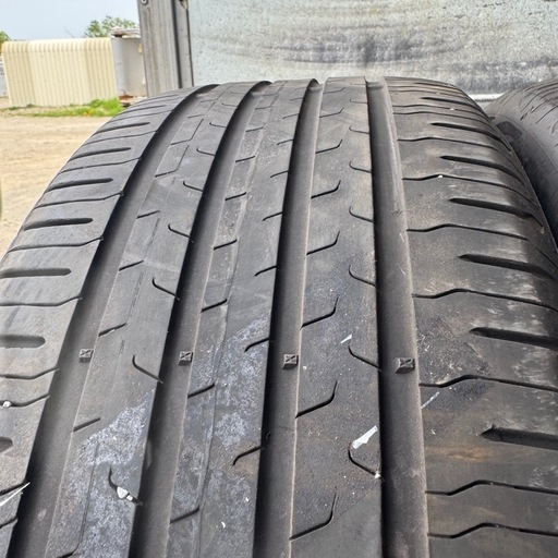 バリ山　CONTINENTAL ECOCONTACT6 235/50R19 夏タイヤ　2021年製　19インチ