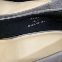 グレーパンプス 23.5cmの画像